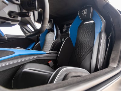 2024 Lamborghini Revuelto Base