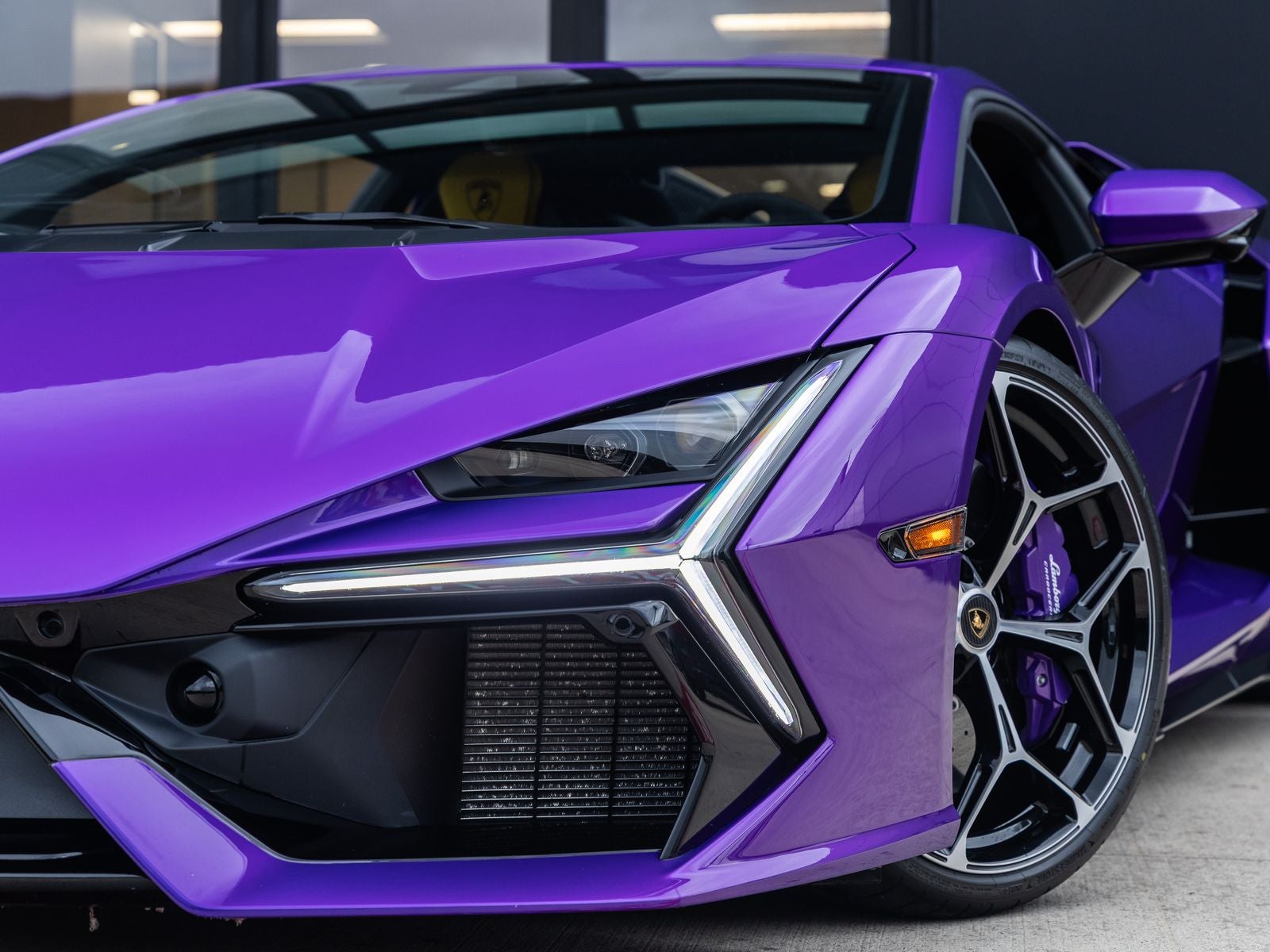 2025 Lamborghini Revuelto Base