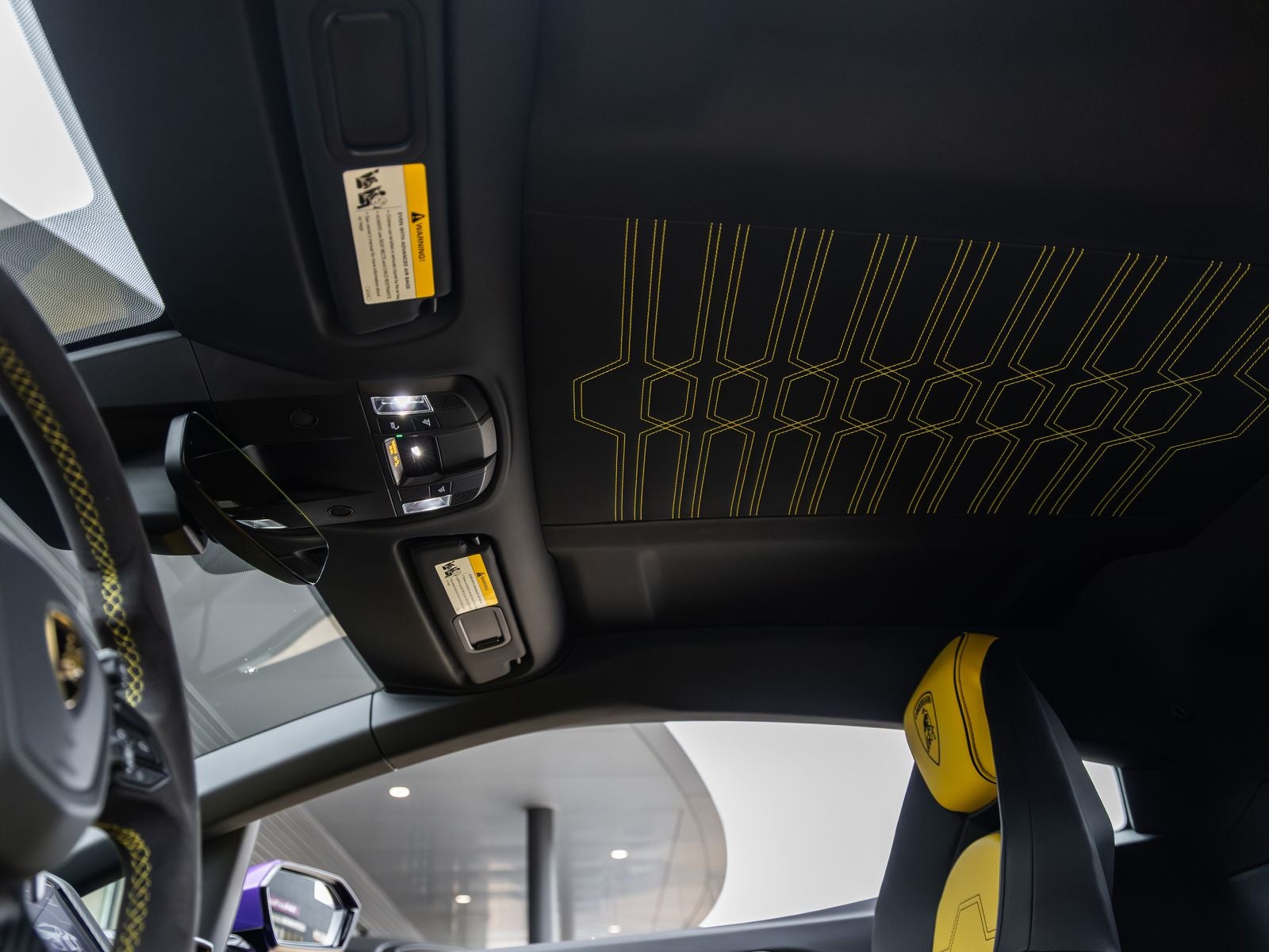 2025 Lamborghini Revuelto Base