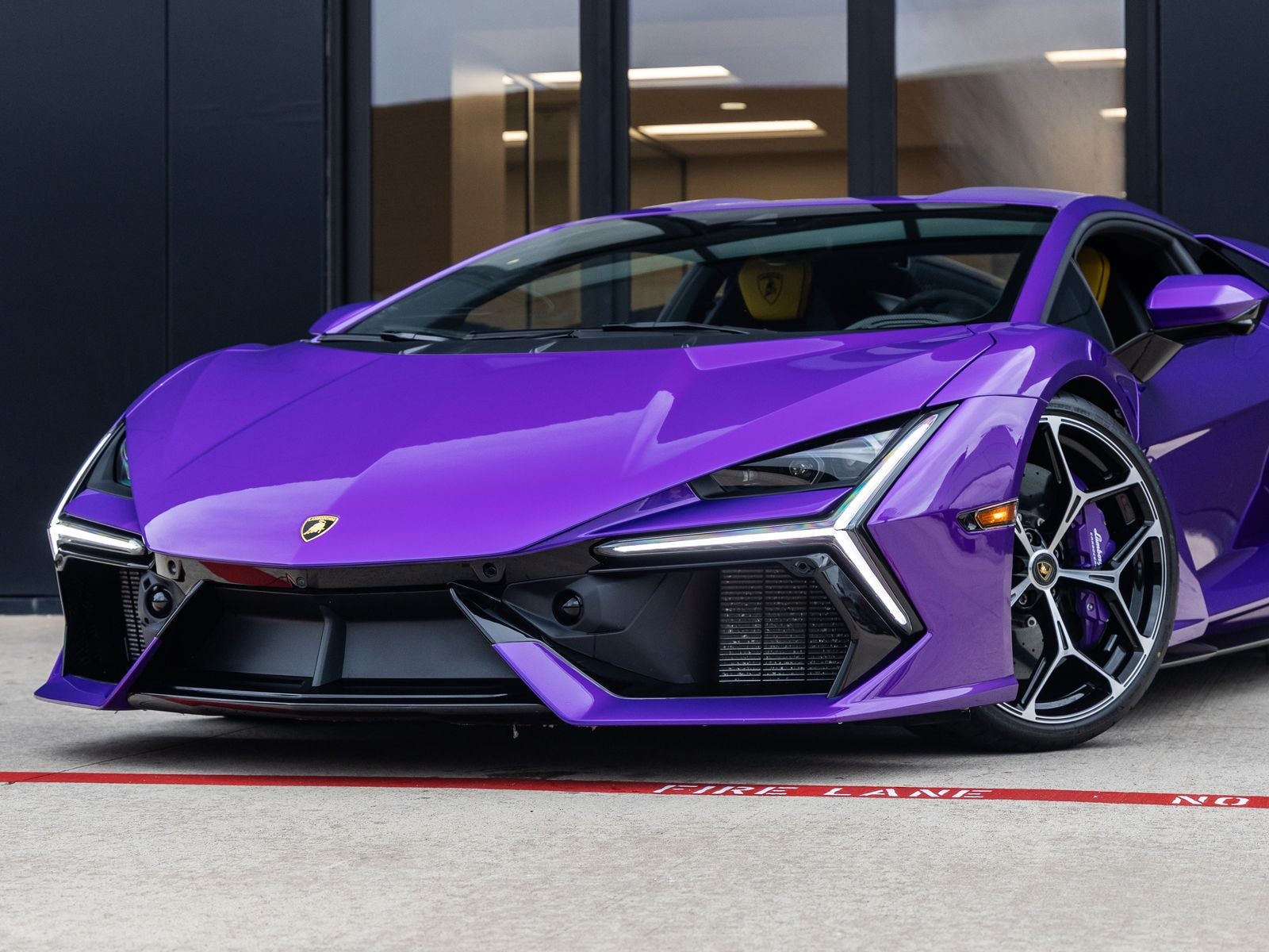 2025 Lamborghini Revuelto Base