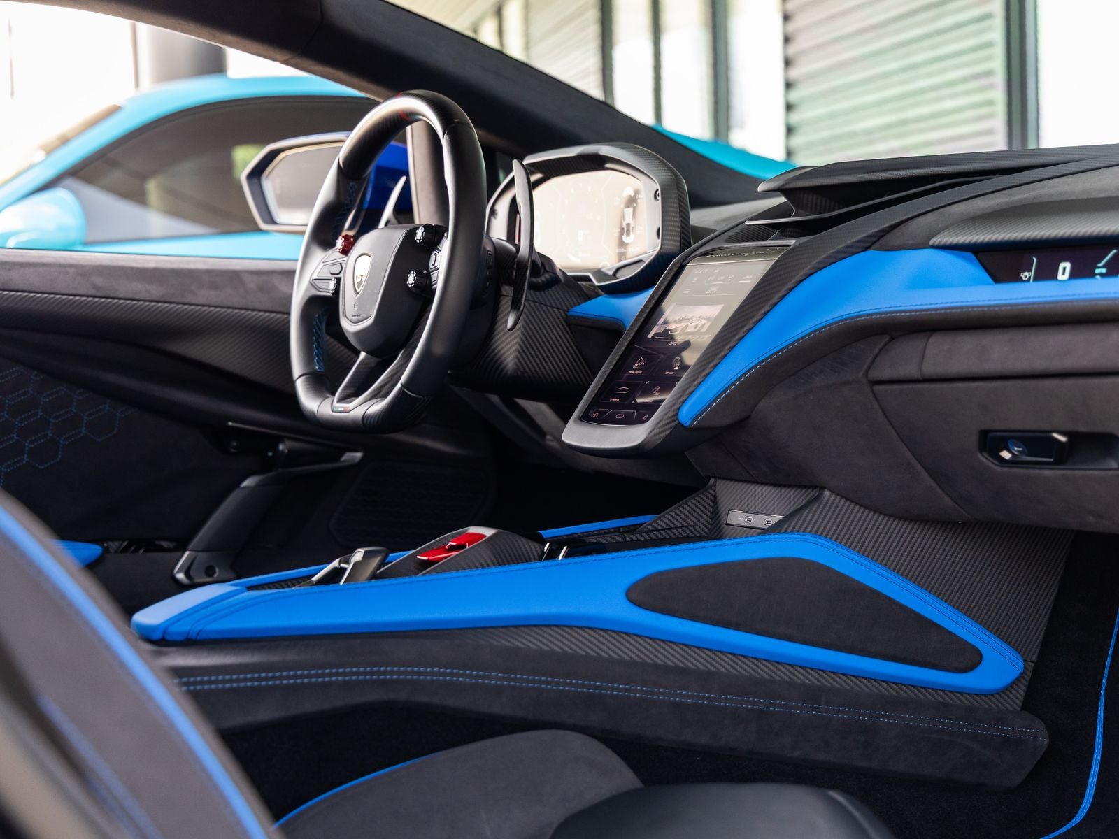 2025 Lamborghini Revuelto Base