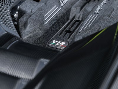 2025 Lamborghini Revuelto Base