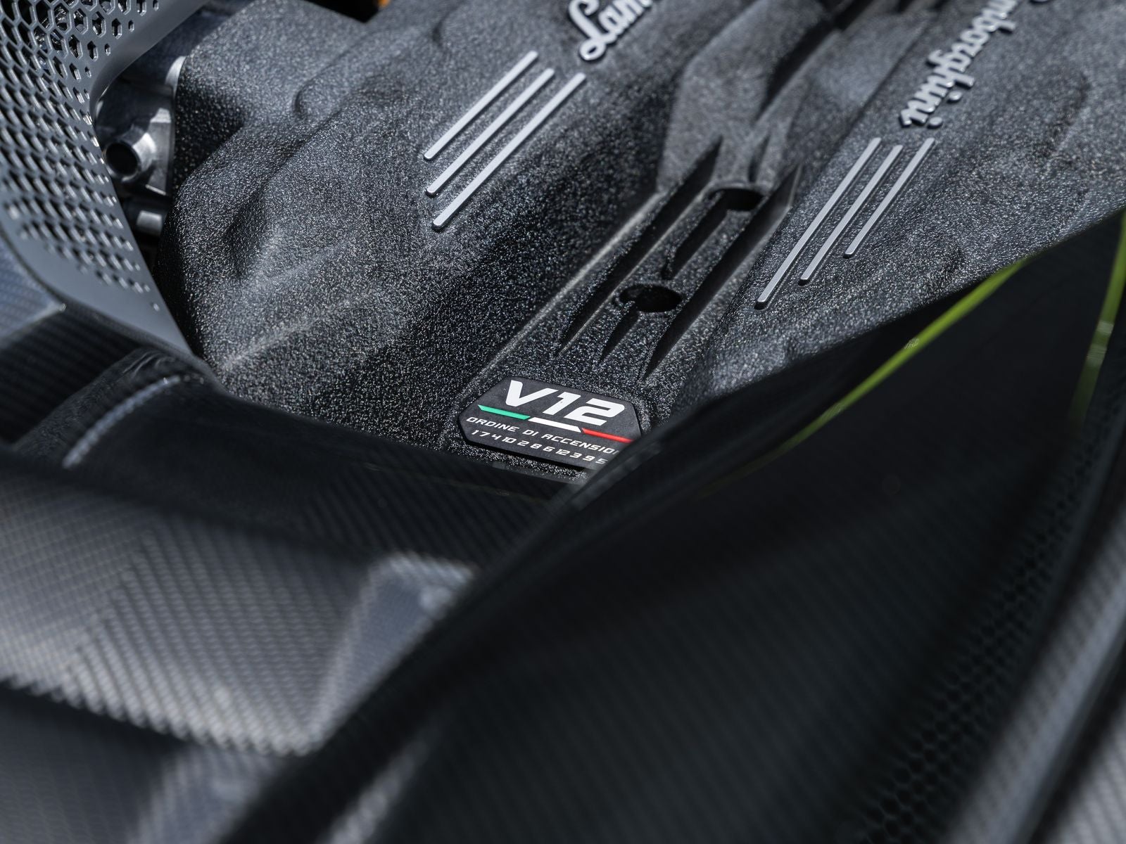 2025 Lamborghini Revuelto Base