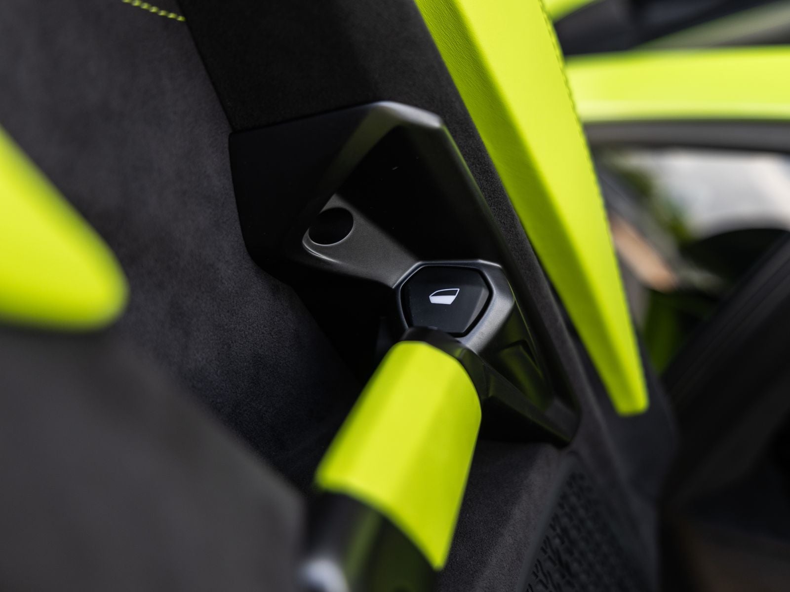 2025 Lamborghini Revuelto Base