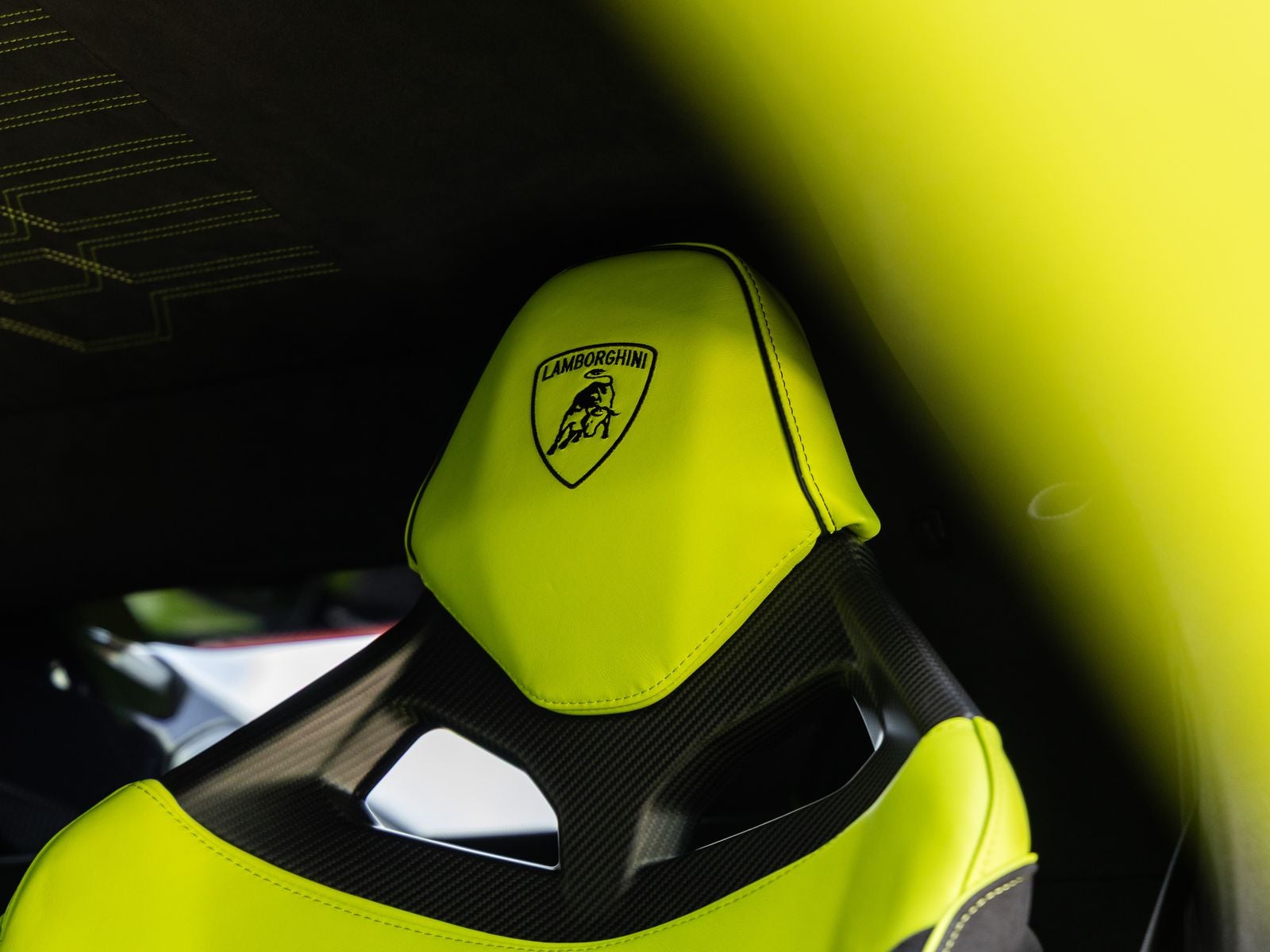 2025 Lamborghini Revuelto Base