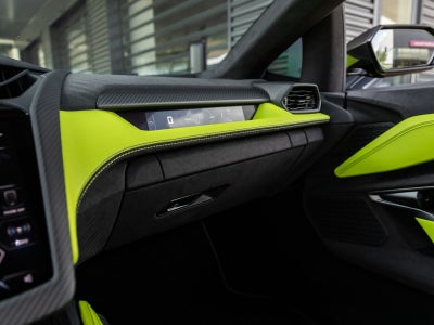 2025 Lamborghini Revuelto Base