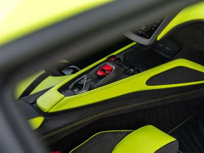 2025 Lamborghini Revuelto Base