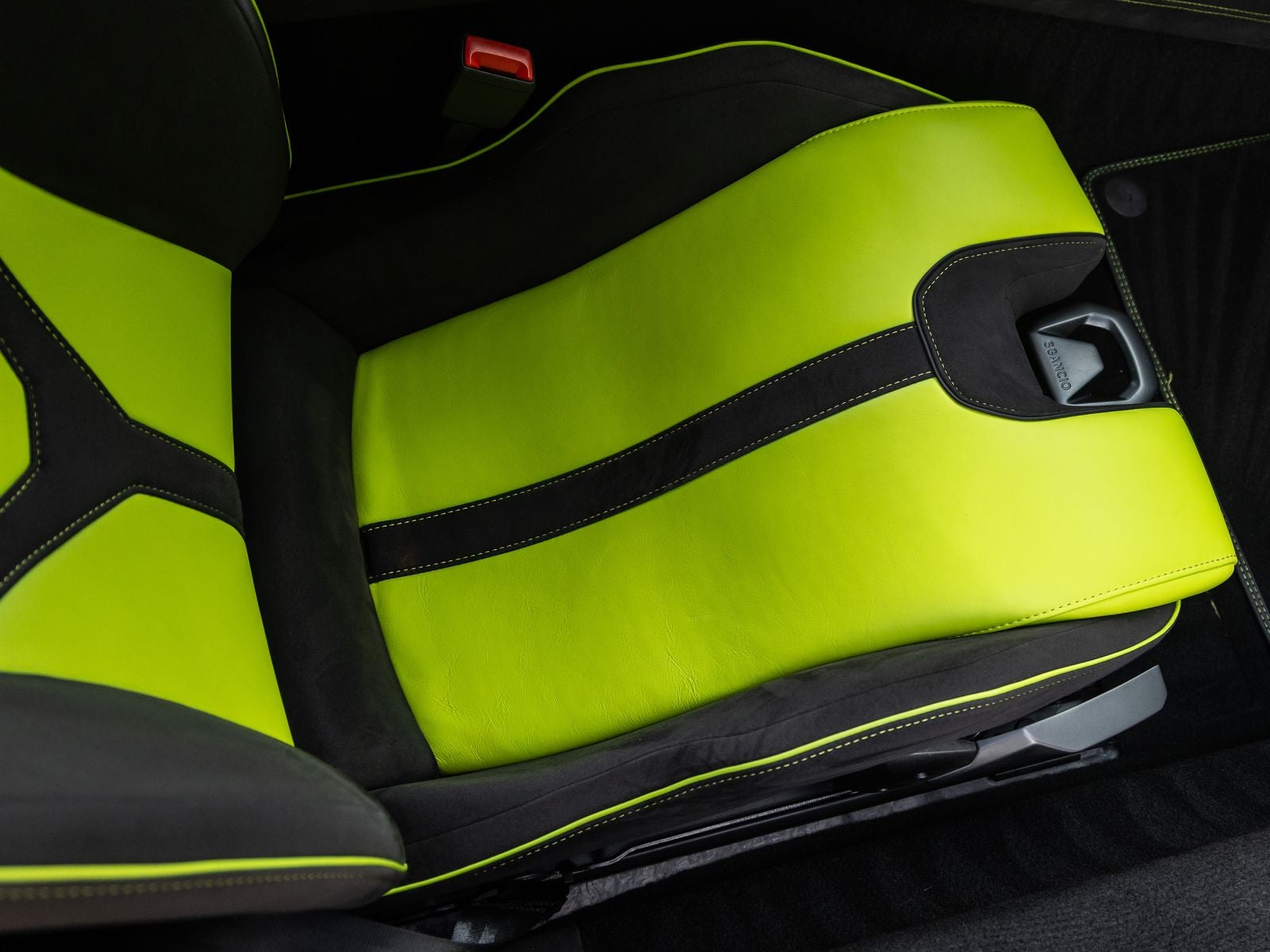 2025 Lamborghini Revuelto Base