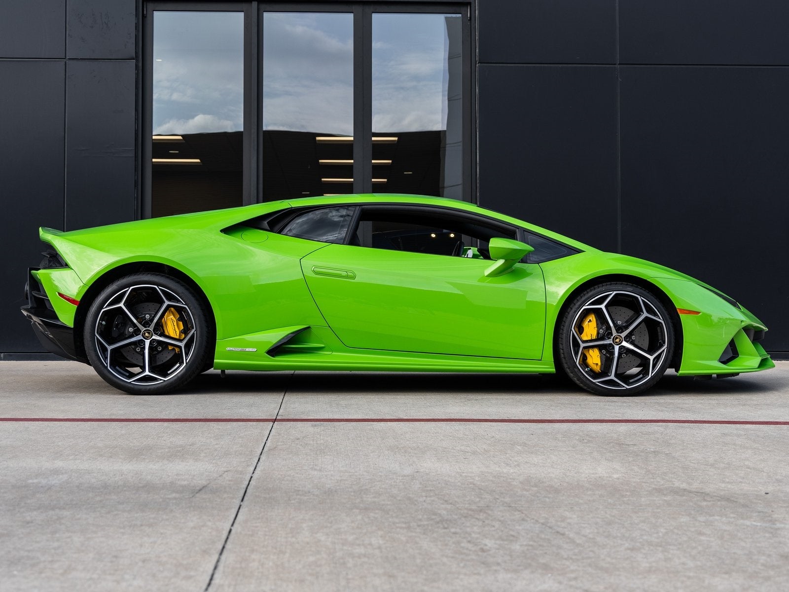 2020 Lamborghini Huracan EVO Base