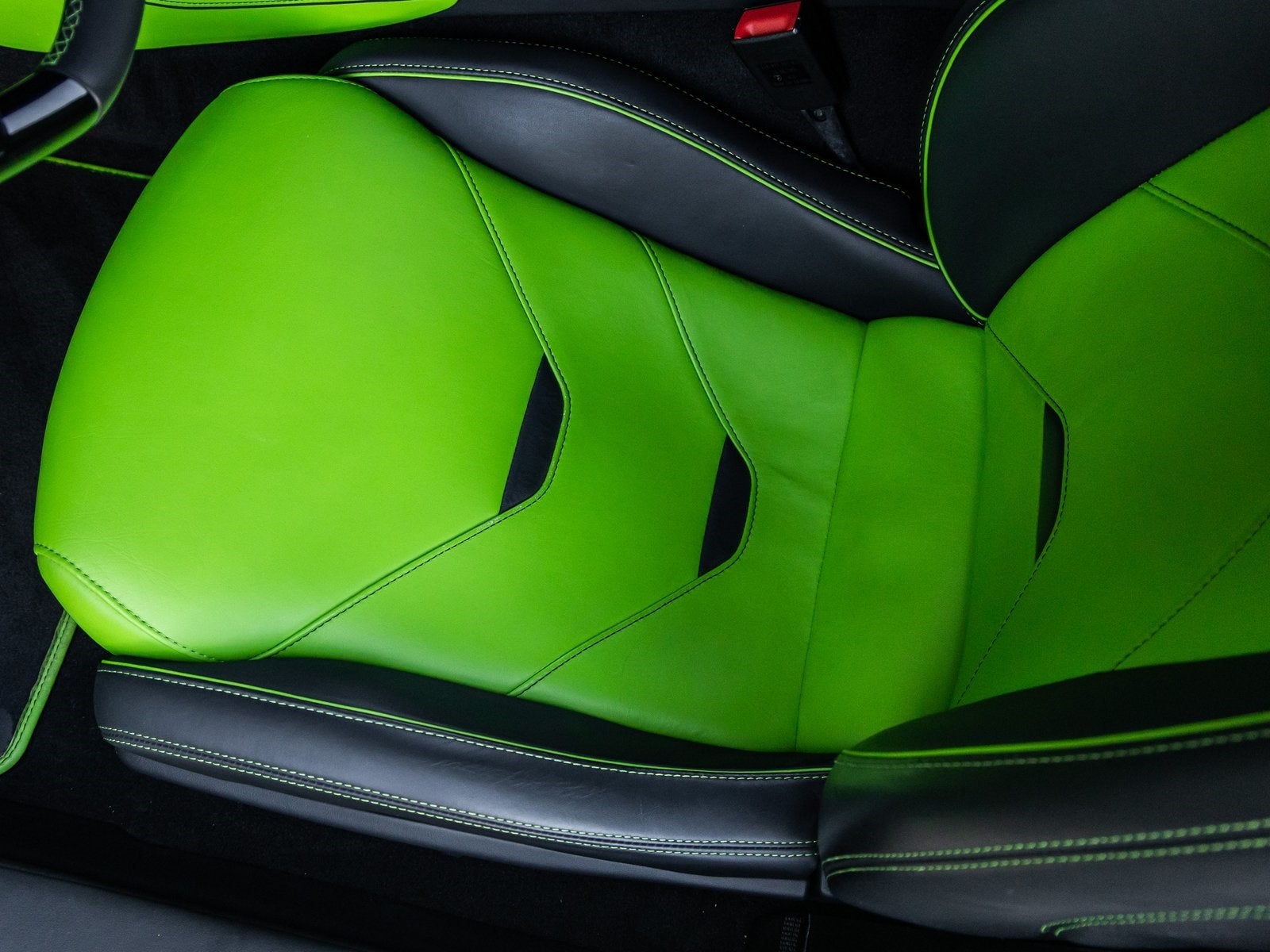 2022 Lamborghini Huracan EVO Base