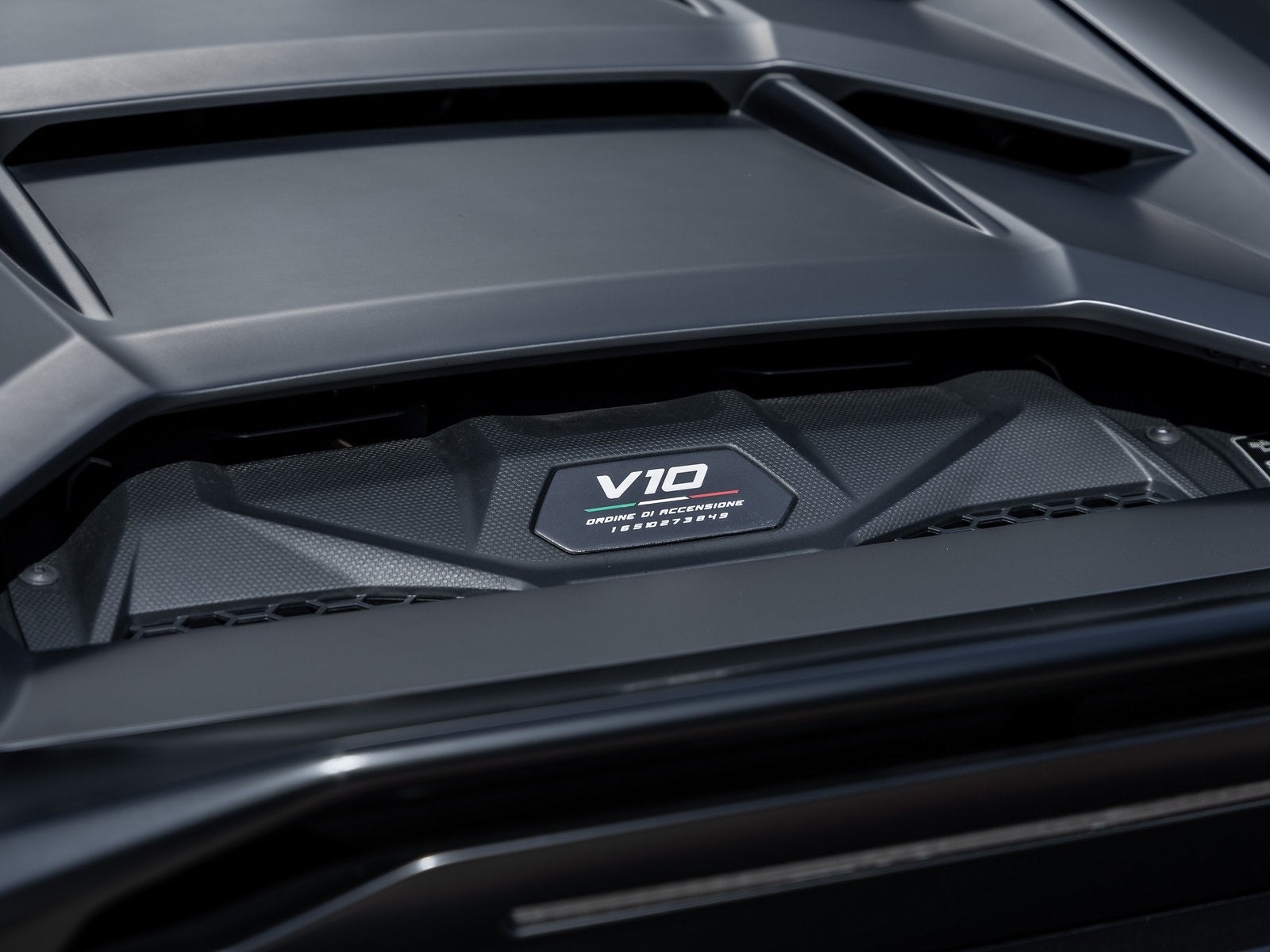 2024 Lamborghini Huracan Sterrato Base