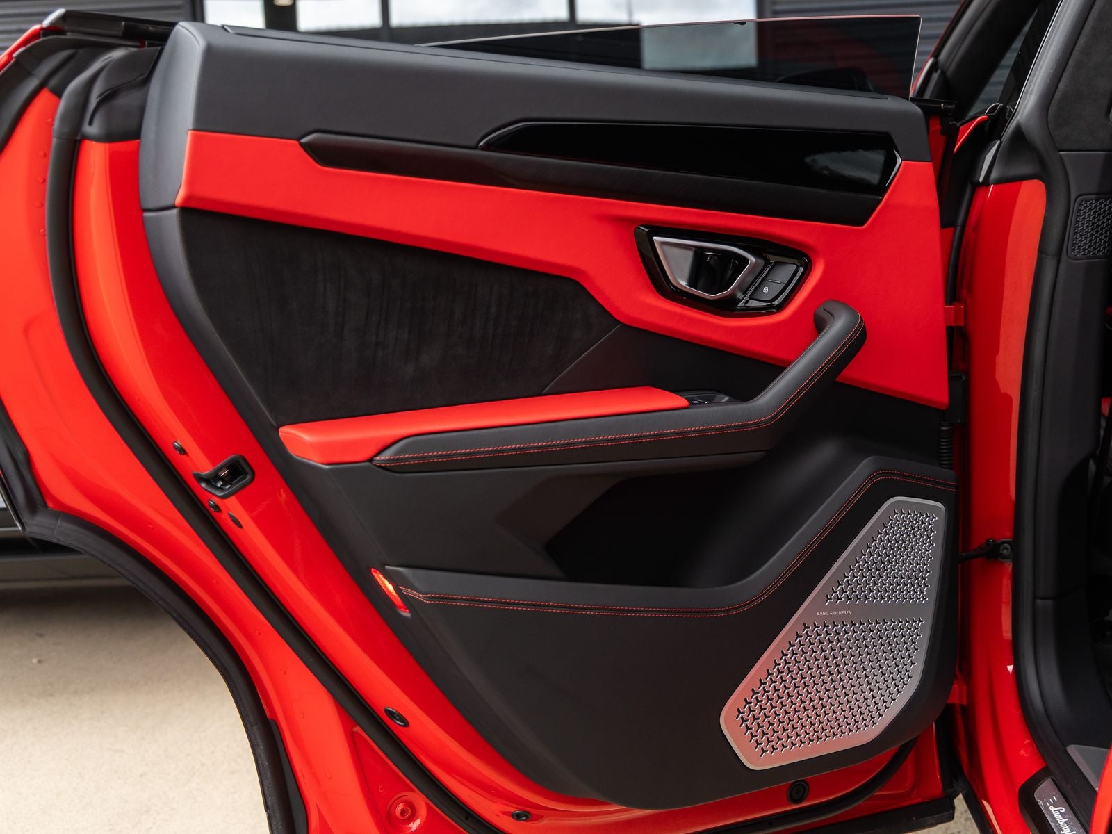 2022 Lamborghini Urus Base