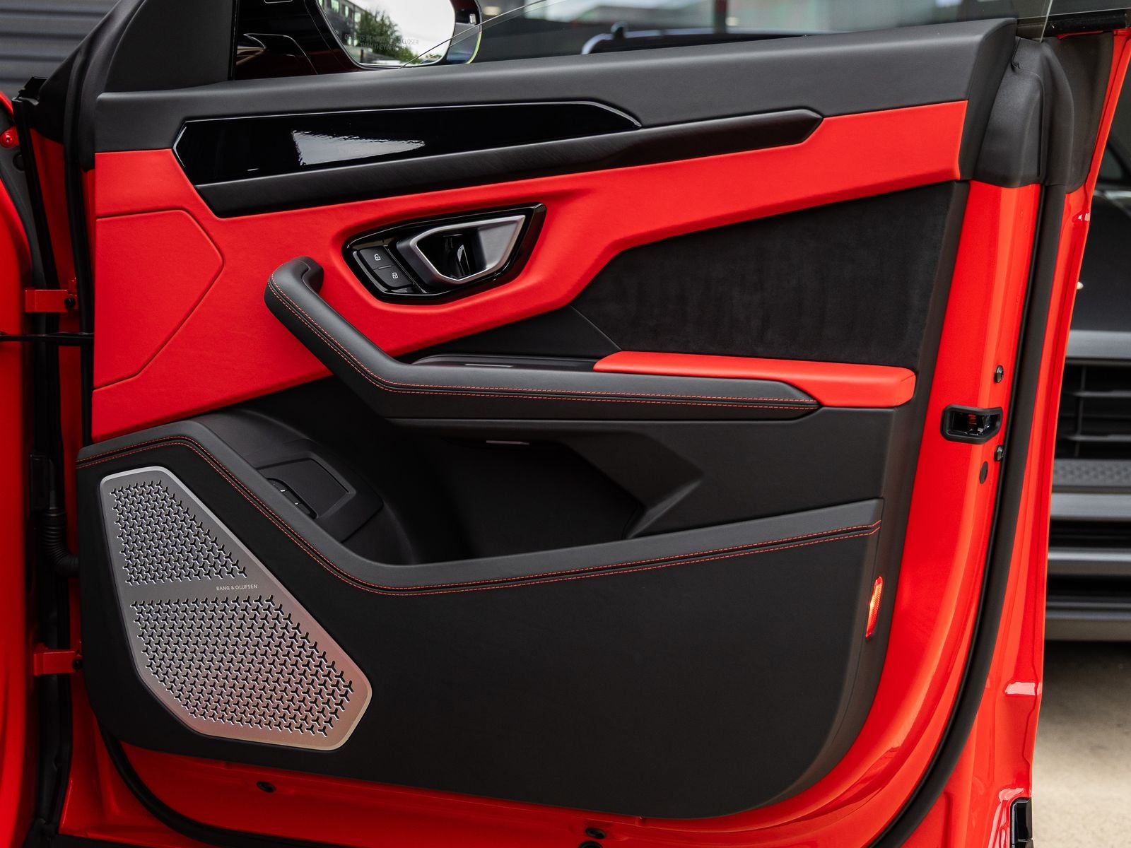 2022 Lamborghini Urus Base