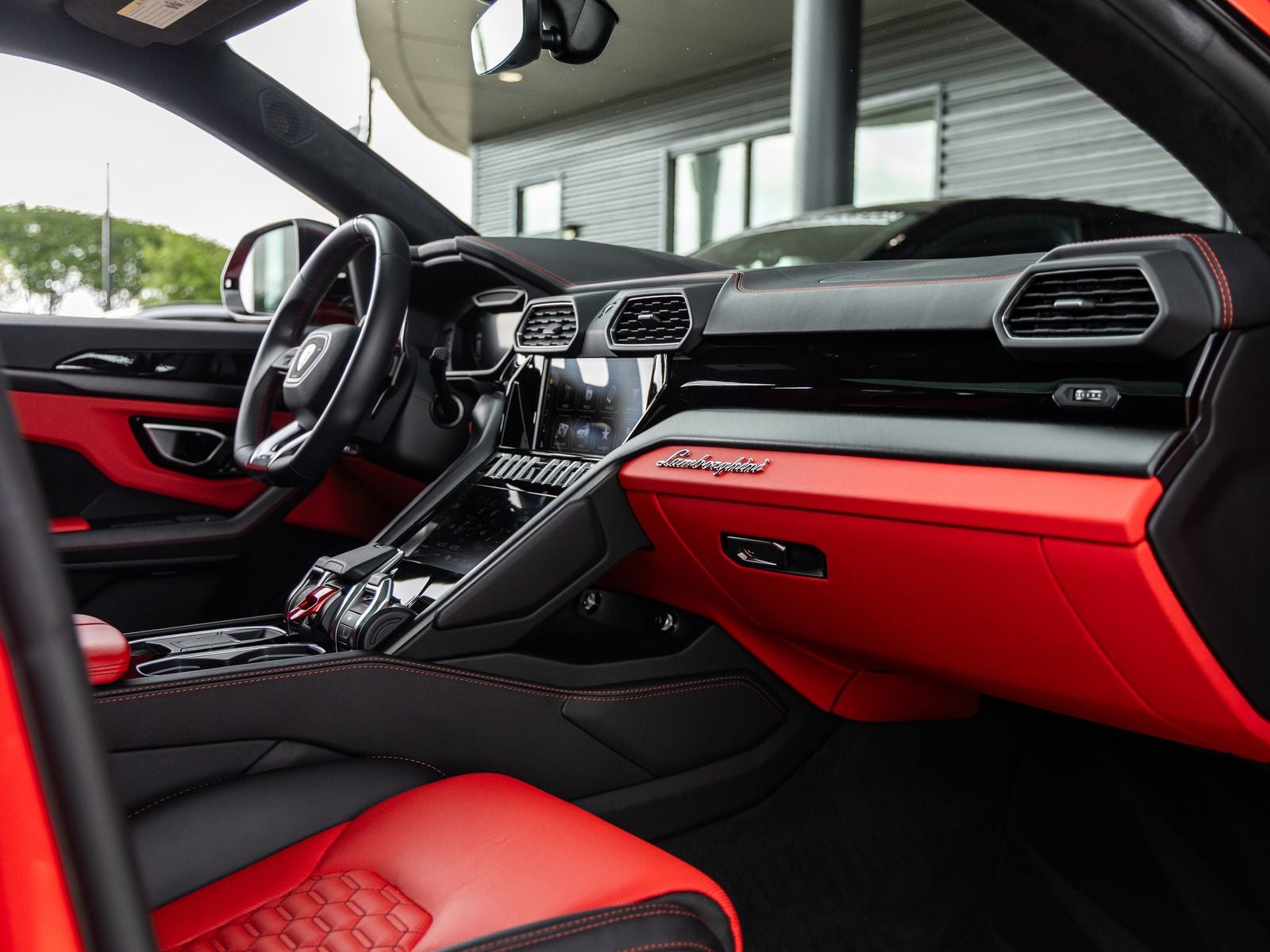 2022 Lamborghini Urus Base