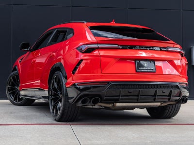 2022 Lamborghini Urus Base
