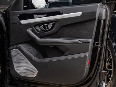 2019 Lamborghini Urus Base