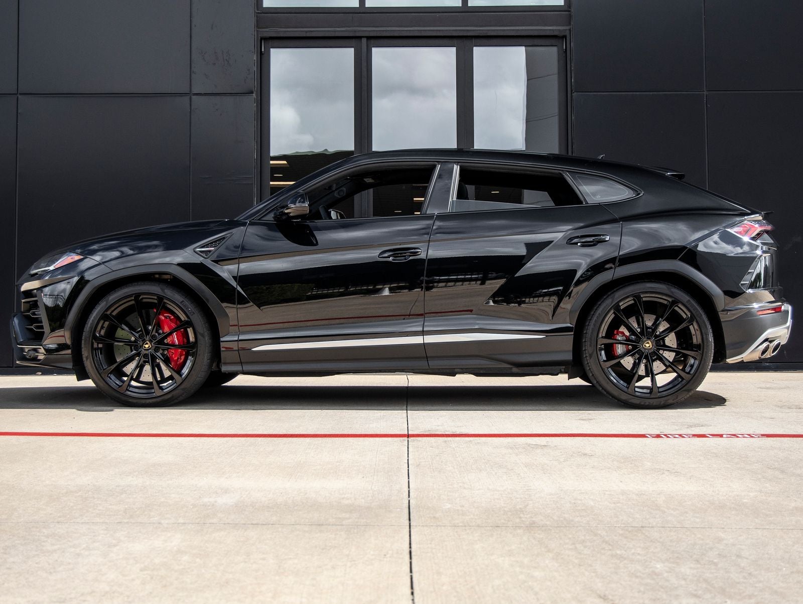 2022 Lamborghini Urus Base