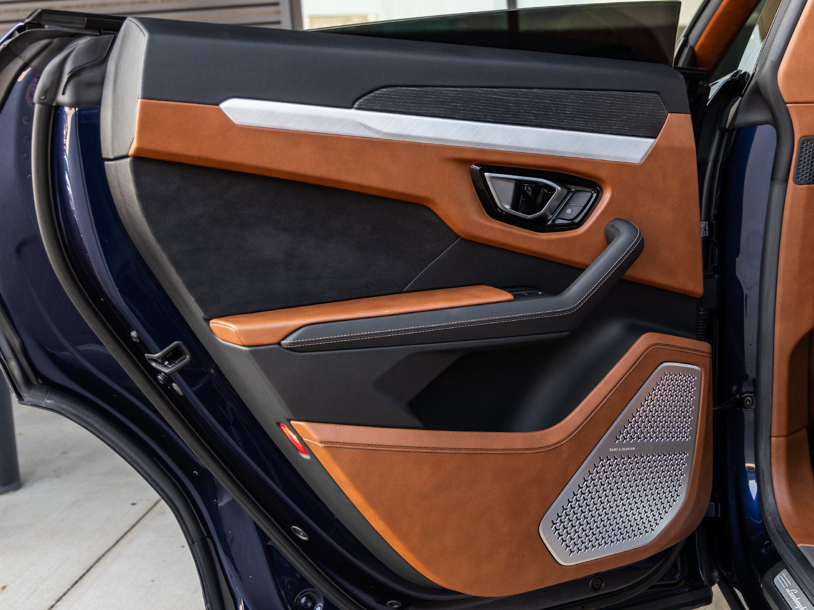 2021 Lamborghini Urus Base