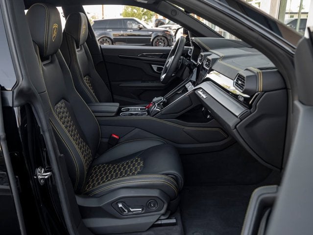2024 Lamborghini Urus S