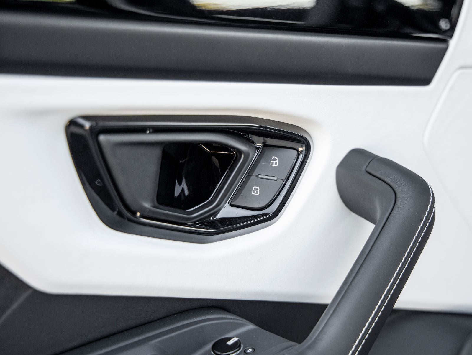 2024 Lamborghini Urus S
