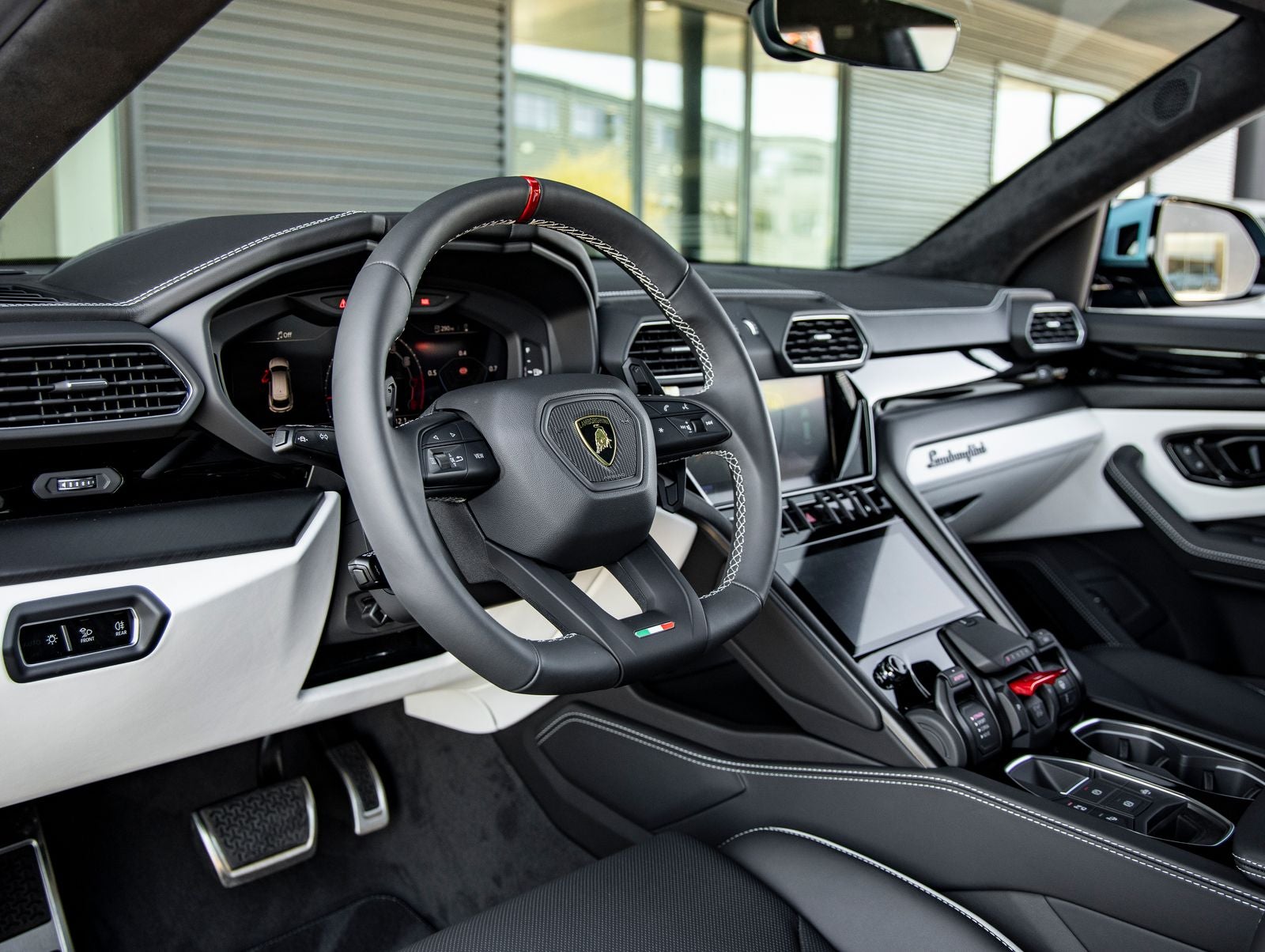 2024 Lamborghini Urus S