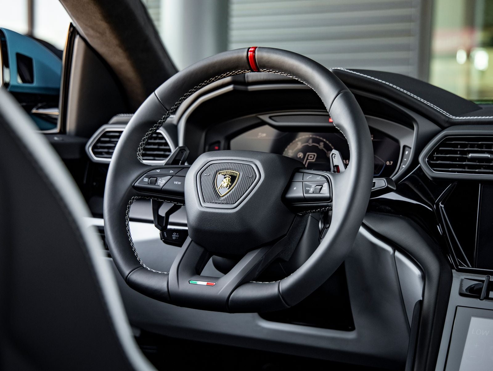 2024 Lamborghini Urus S