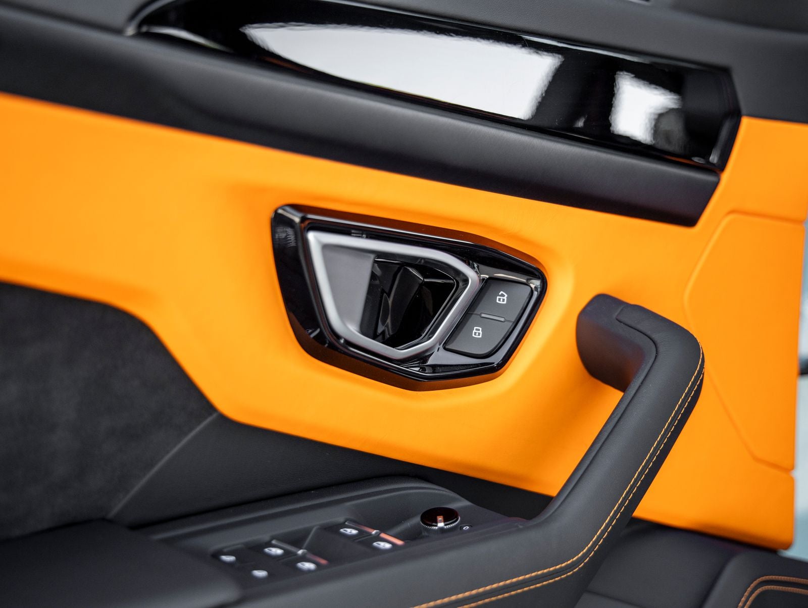 2024 Lamborghini Urus S