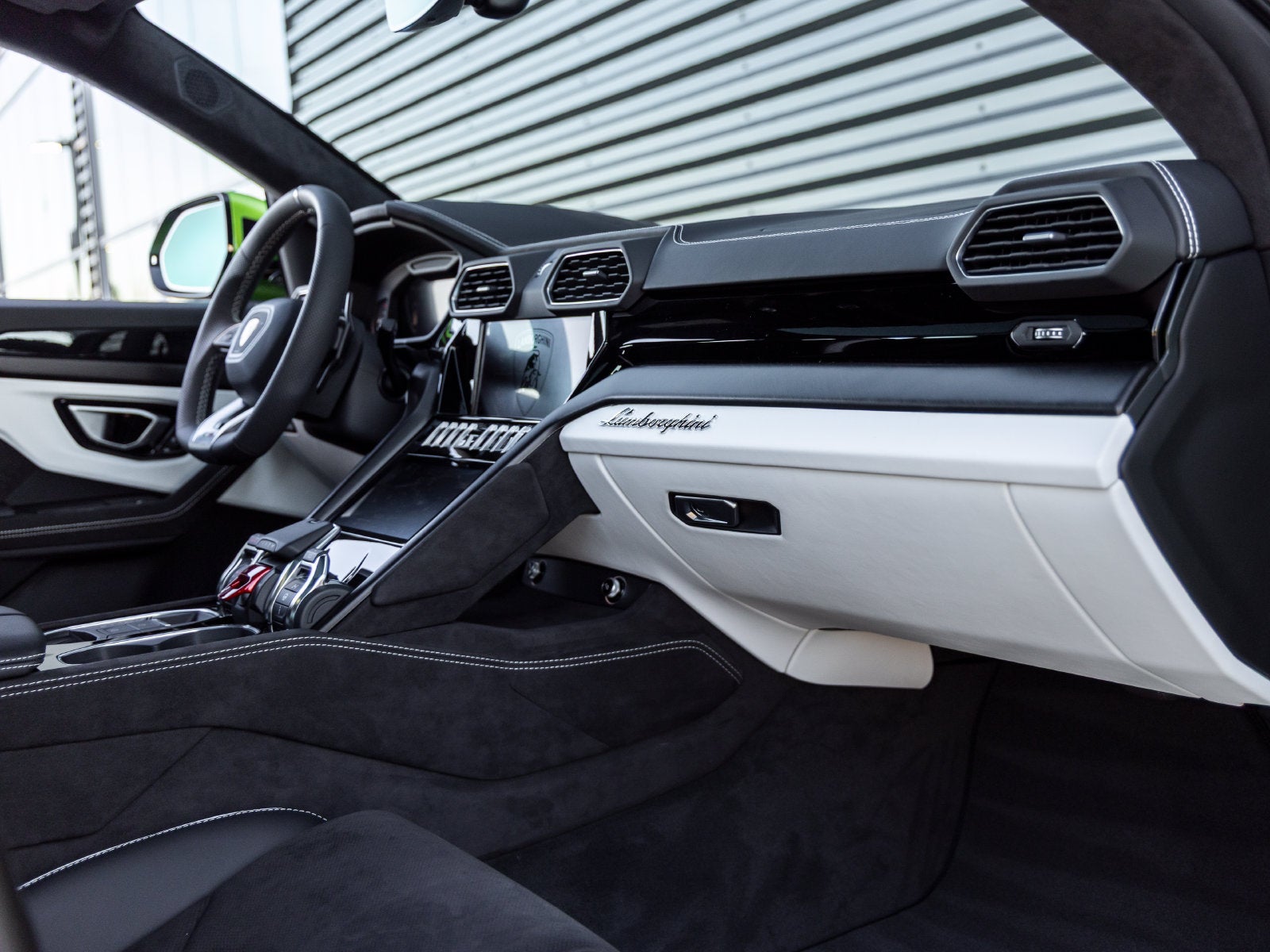 2024 Lamborghini Urus S