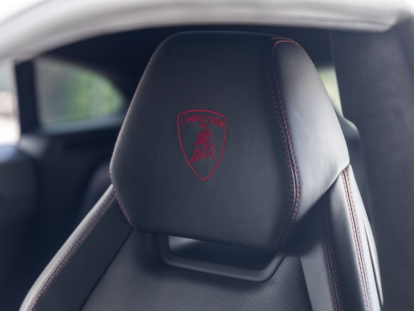 2024 Lamborghini Urus S