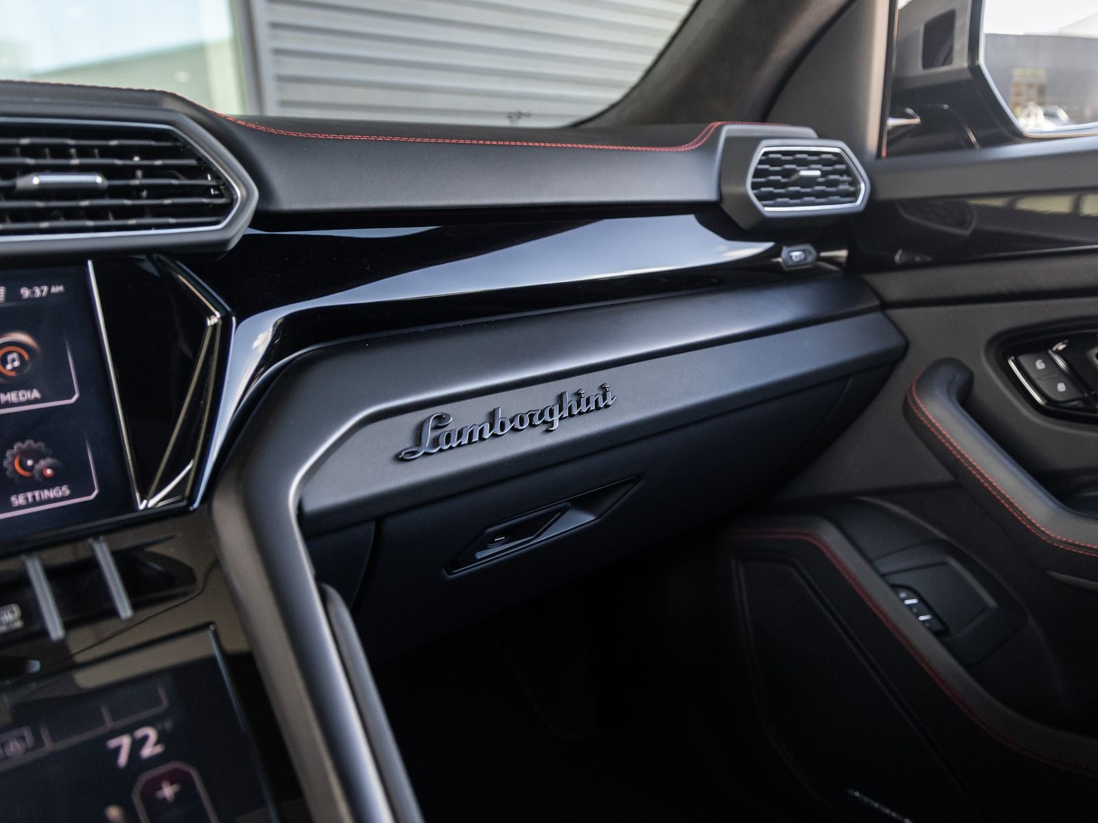 2024 Lamborghini Urus S
