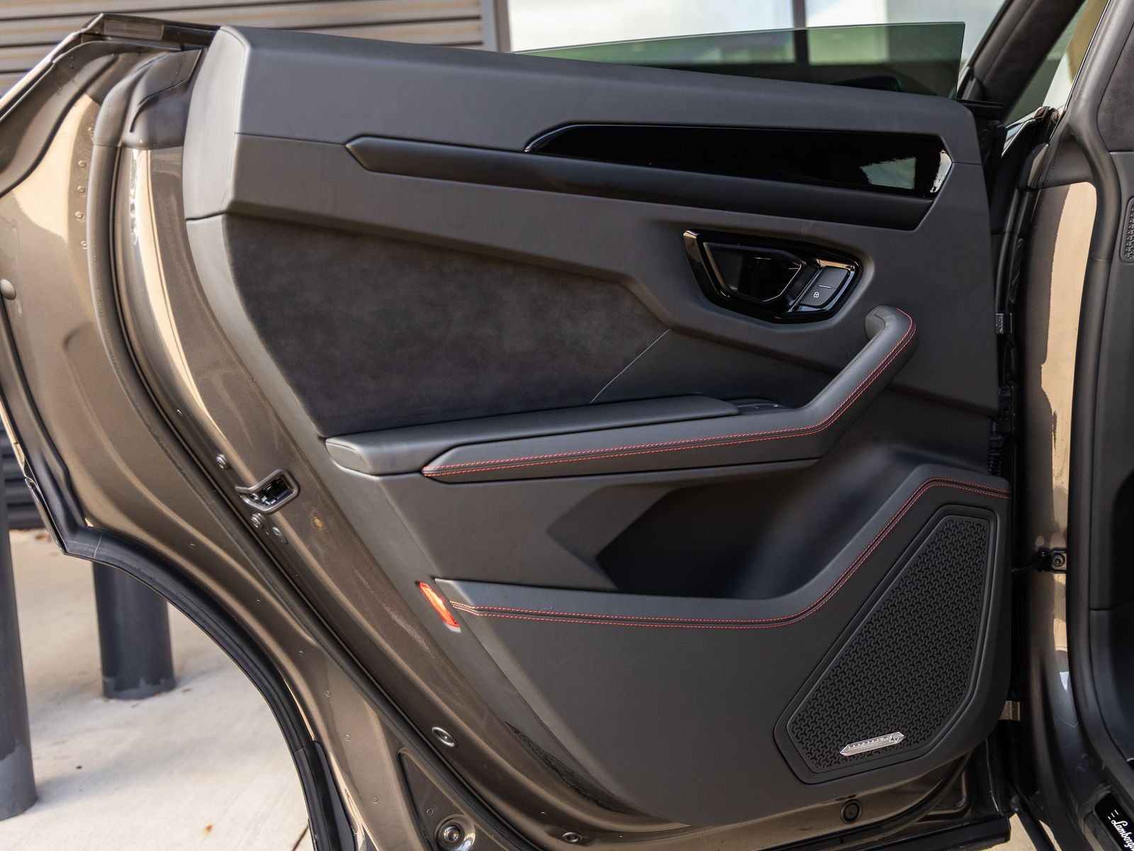 2024 Lamborghini Urus S