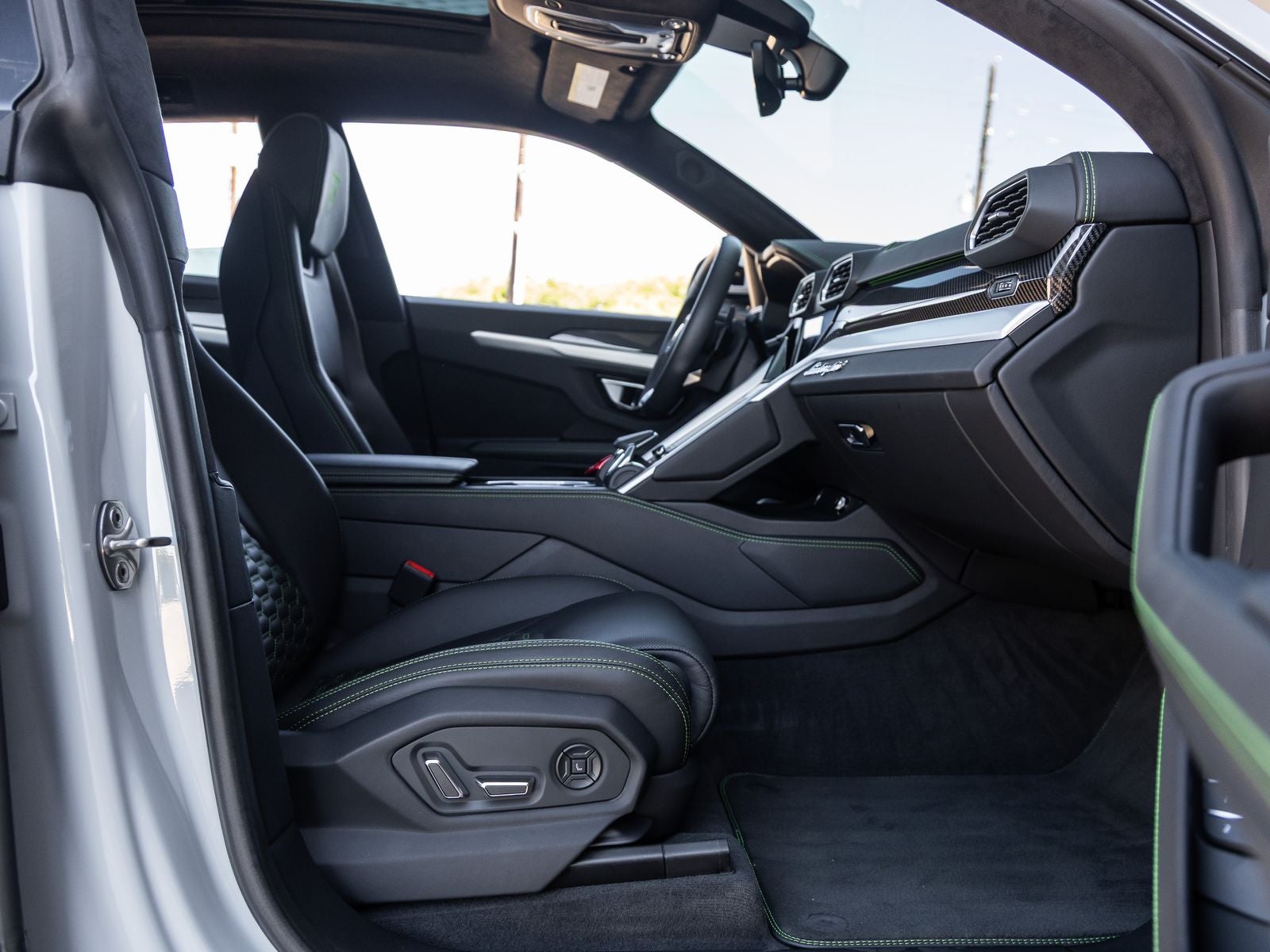 2023 Lamborghini Urus S