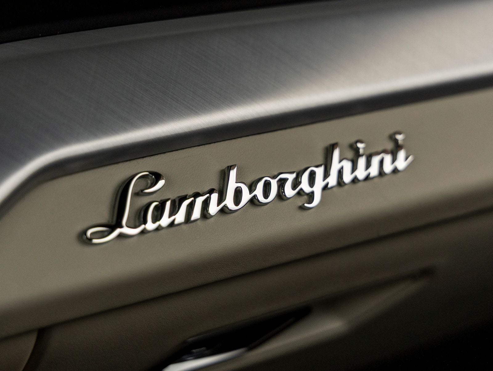 2024 Lamborghini Urus S