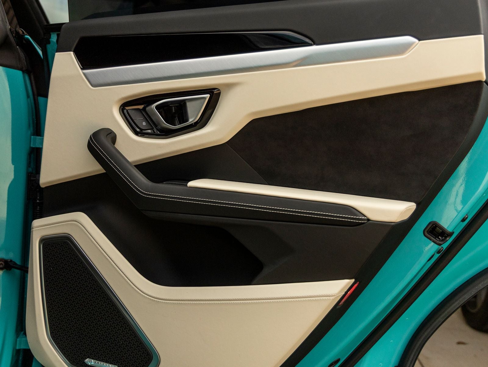 2024 Lamborghini Urus S