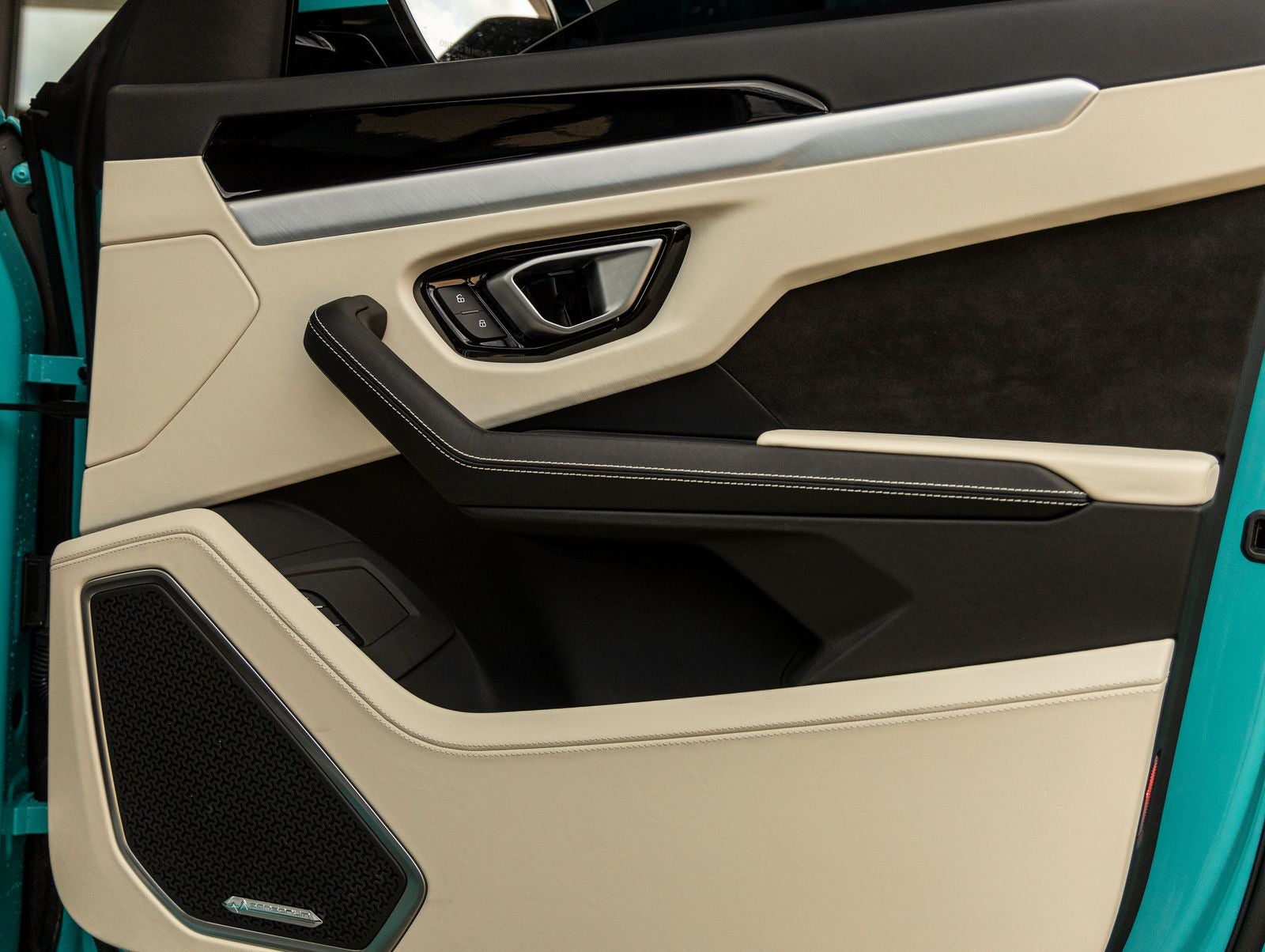 2024 Lamborghini Urus S