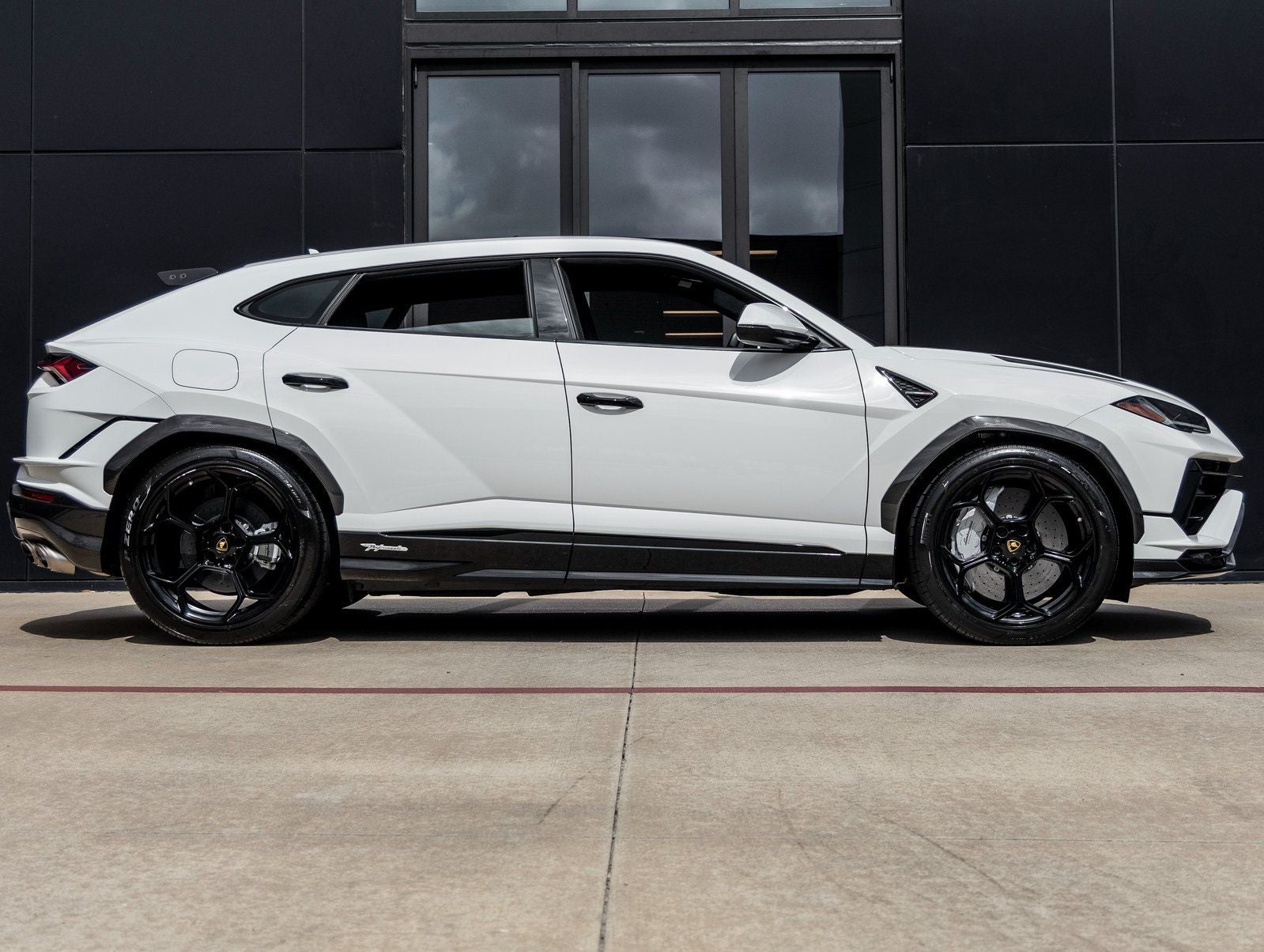 2024 Lamborghini Urus Performante
