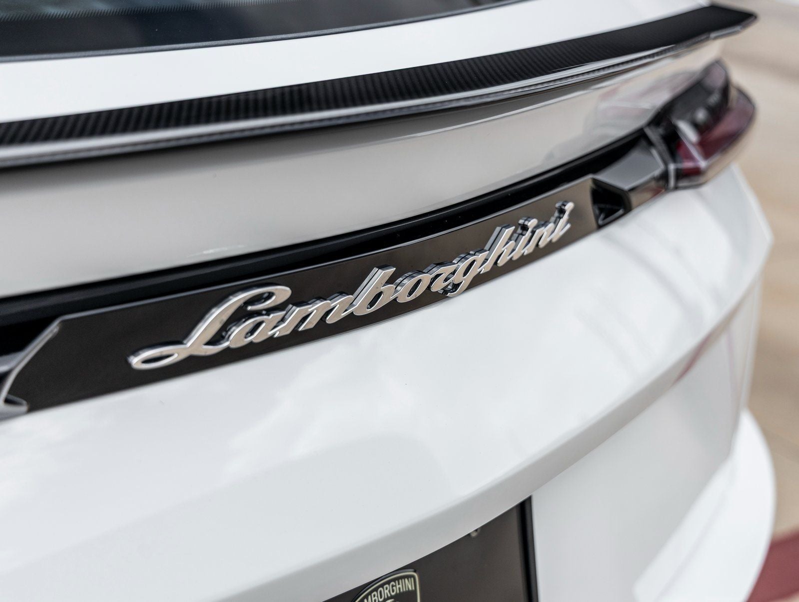 2024 Lamborghini Urus Performante