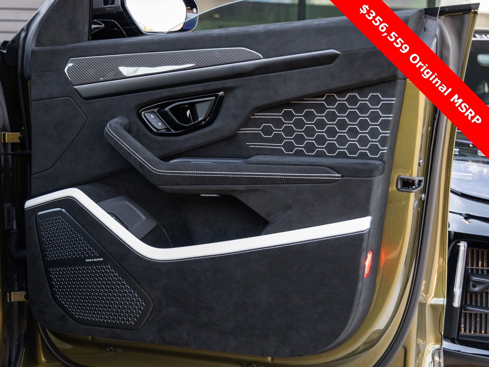 2024 Lamborghini Urus Performante