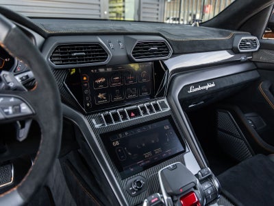 2024 Lamborghini Urus Performante