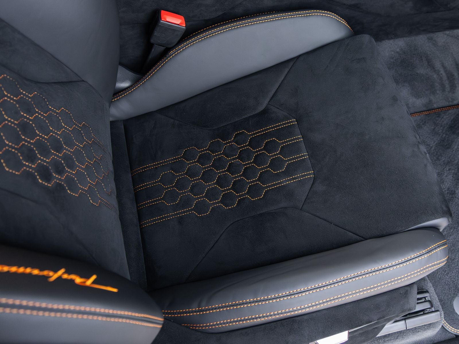 2024 Lamborghini Urus Performante