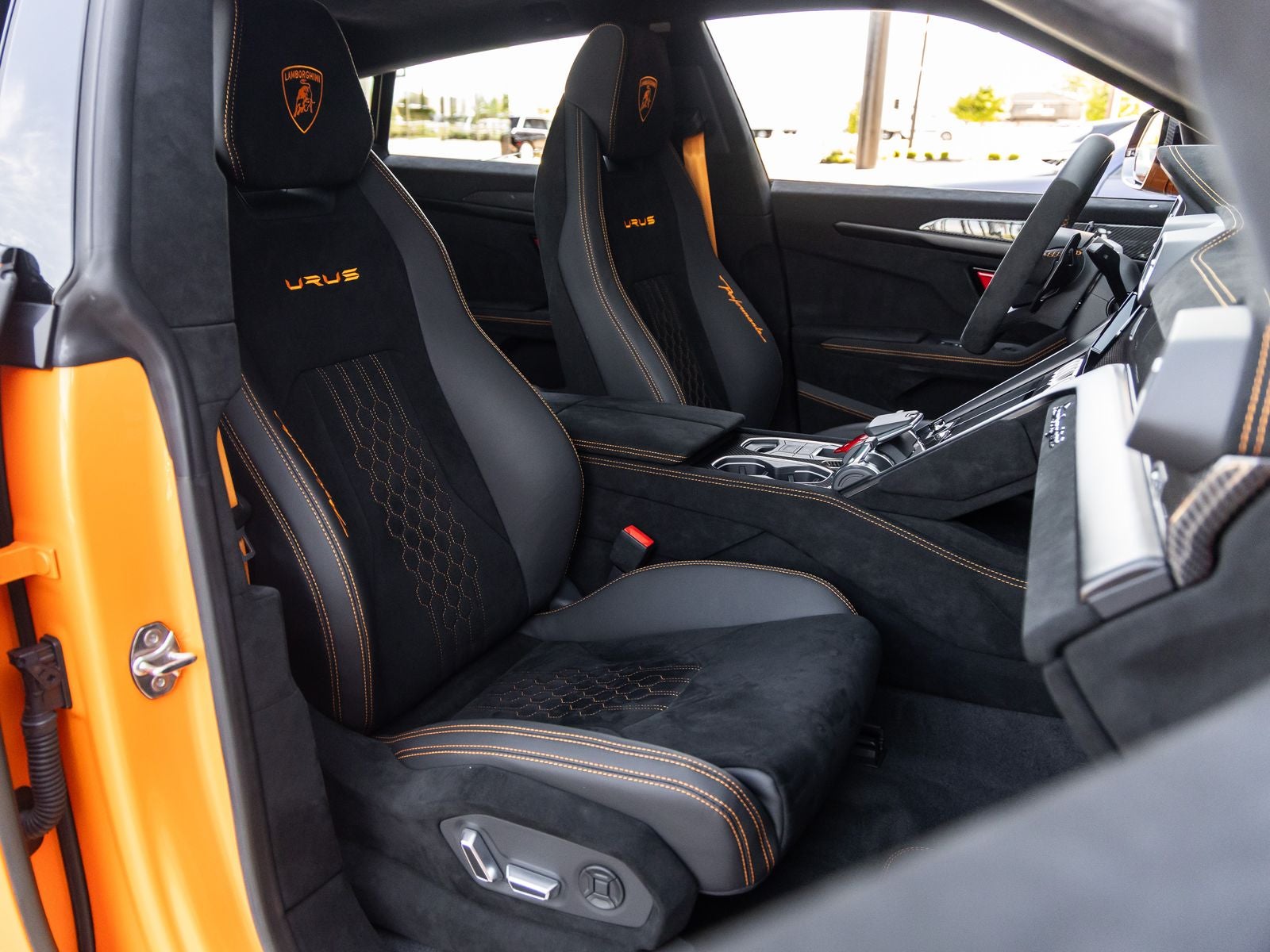 2024 Lamborghini Urus Performante