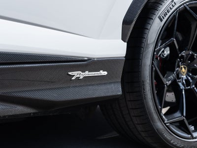 2024 Lamborghini Urus Performante