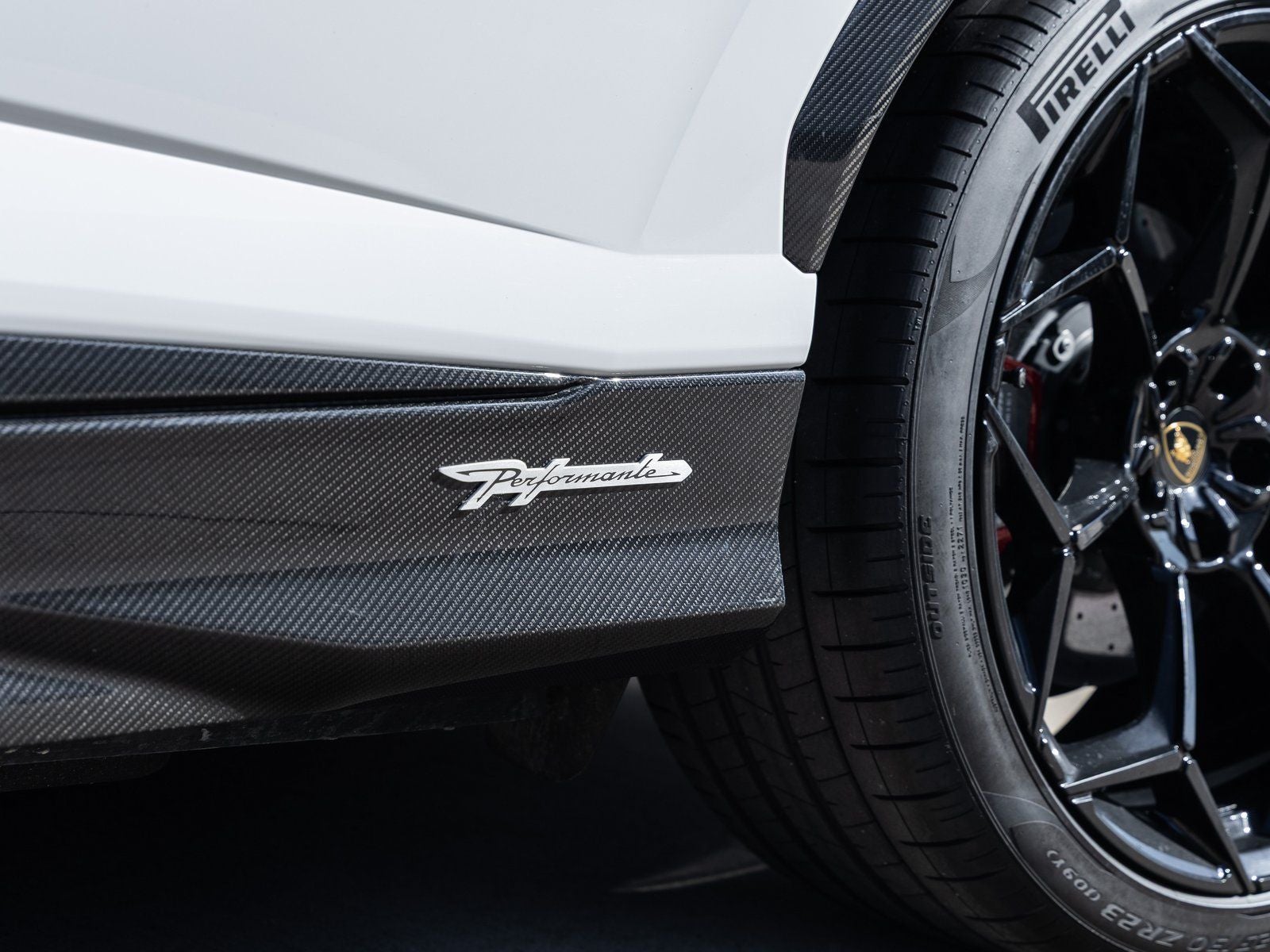 2024 Lamborghini Urus Performante