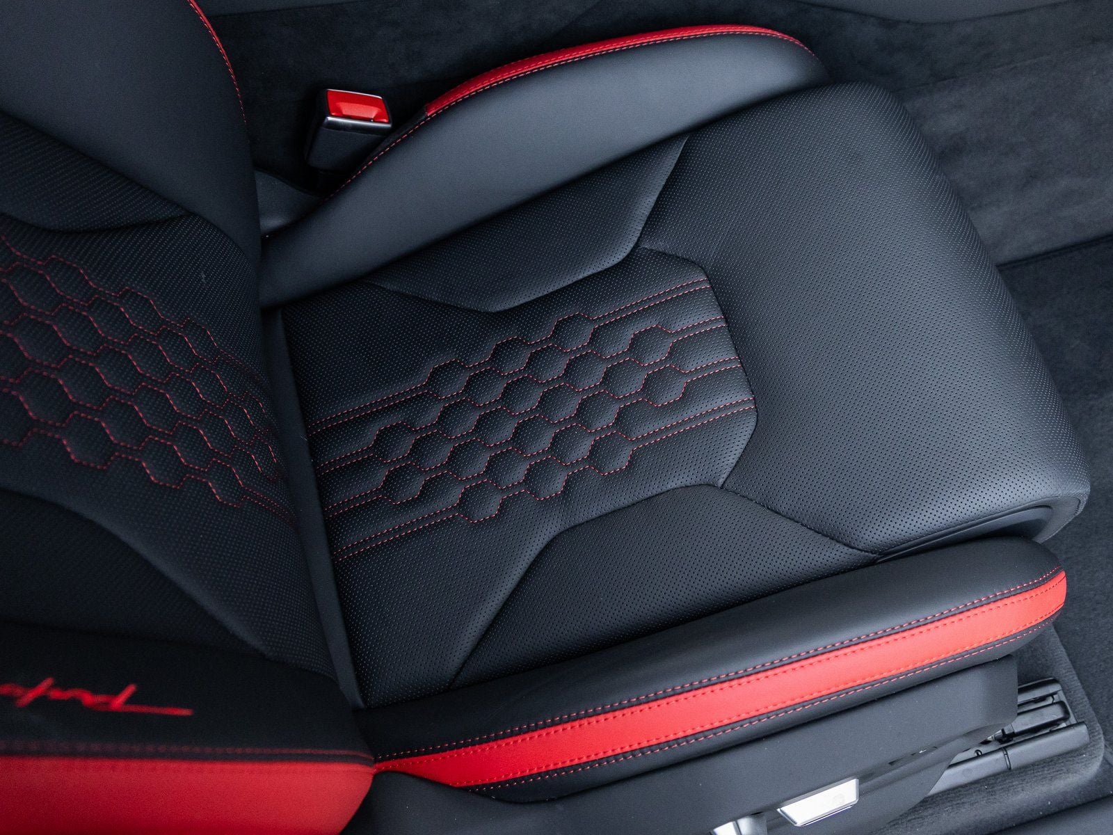 2024 Lamborghini Urus Performante