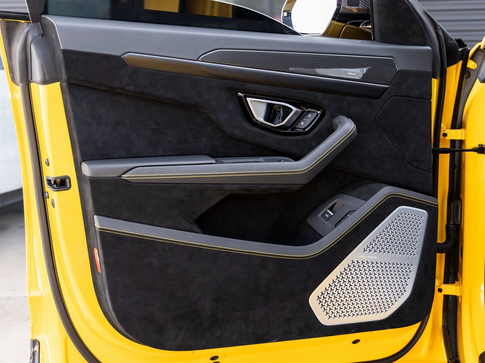 2024 Lamborghini Urus Performante