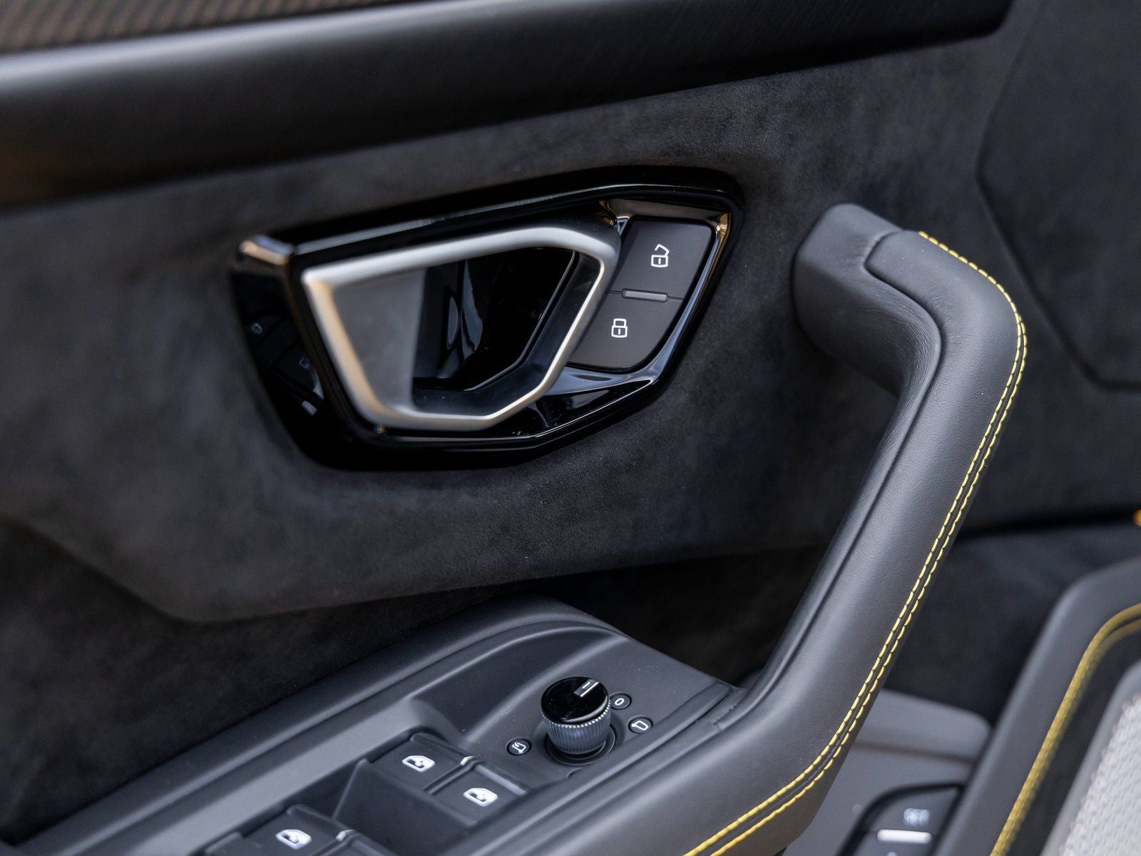 2024 Lamborghini Urus Performante