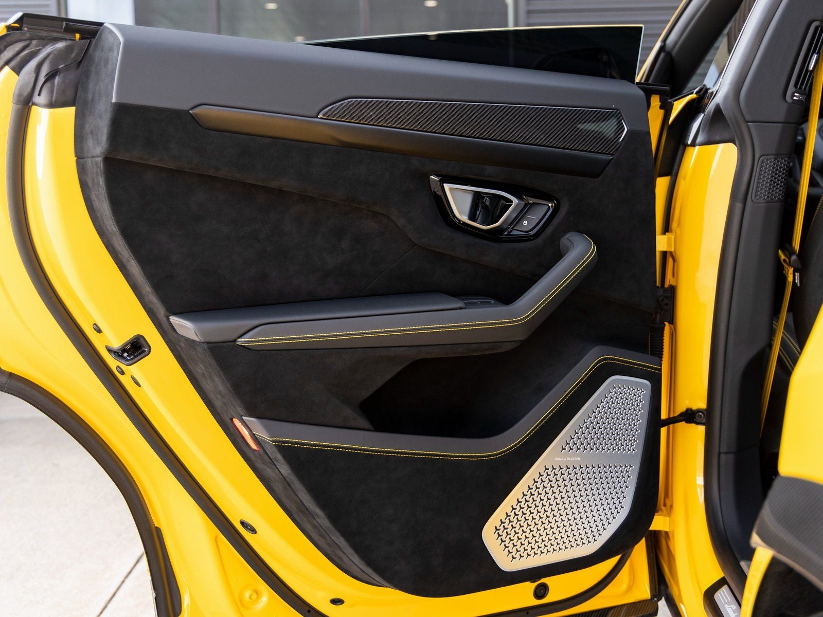 2024 Lamborghini Urus Performante