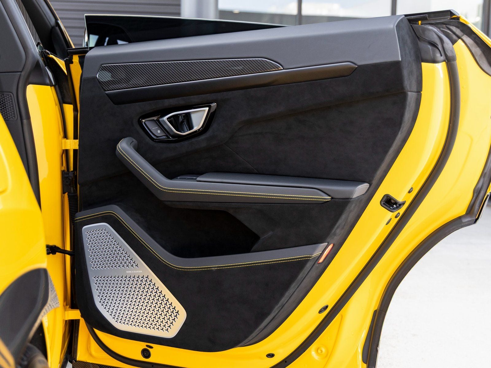 2024 Lamborghini Urus Performante