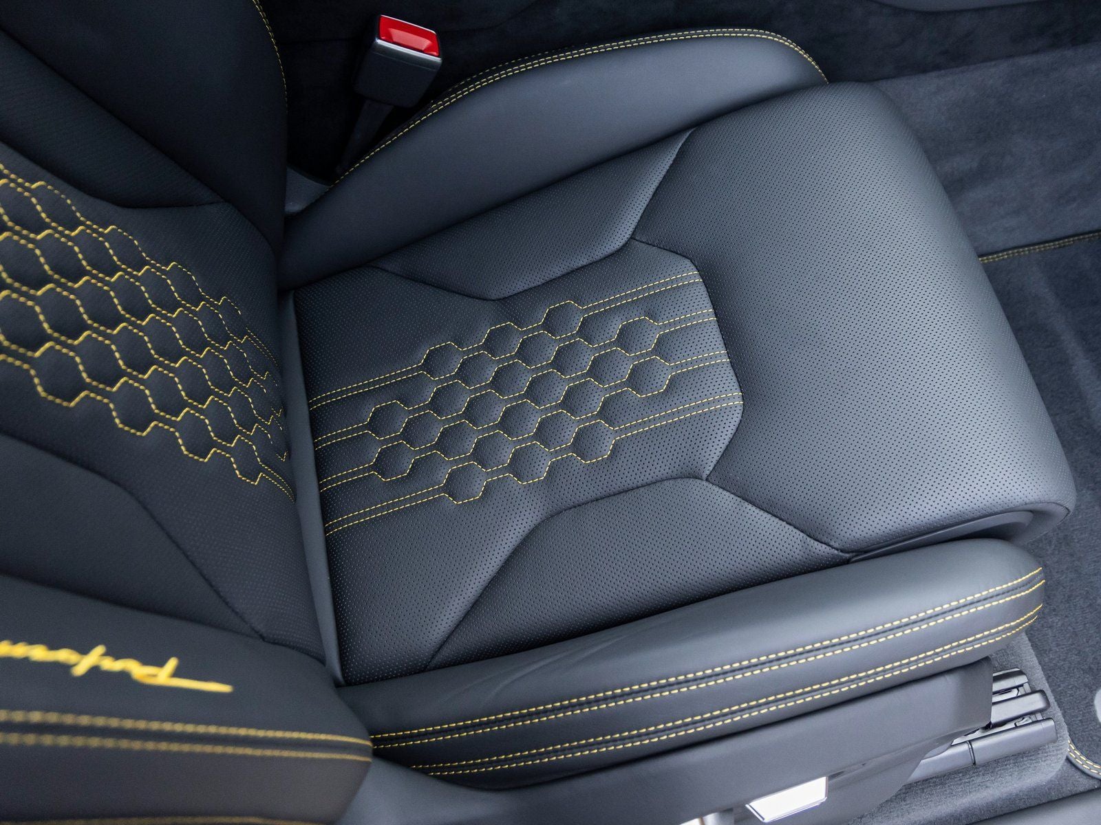 2024 Lamborghini Urus Performante