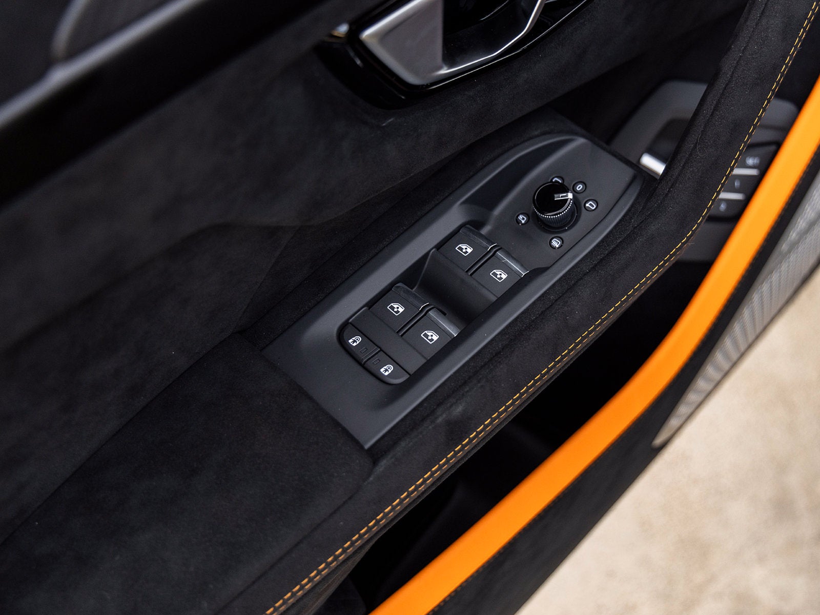 2023 Lamborghini Urus Performante